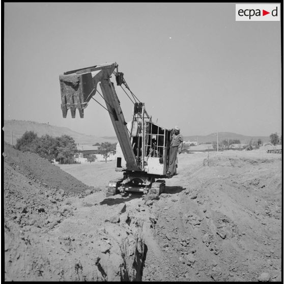 [Activité d'extraction dans une carrière de Saïda.]