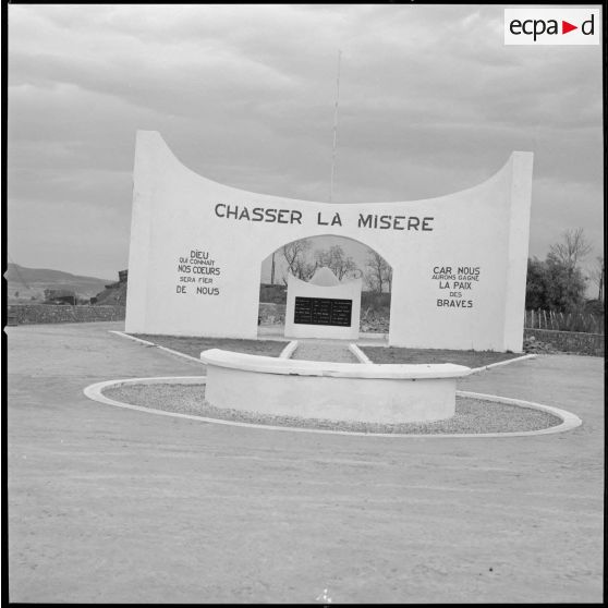 [Marabout du commando Georges à la ferme Carafon près de Saïda.]