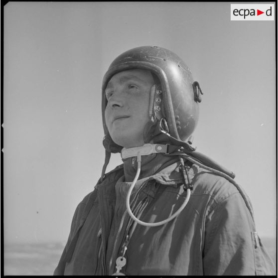 [Portrait d'un pilote de l'aviation légère de l'armée de Terre (ALAT).]