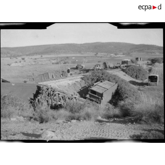 [Déraillement d'un train.]