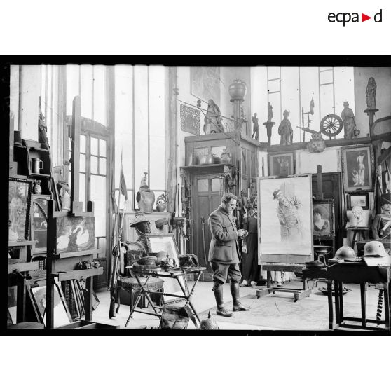 M. Maurice neumont dans son atelier. [légende d'origine]