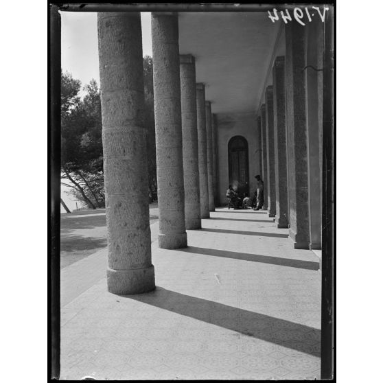 San Salvadour (Var). Maison de convalescence des tirailleurs marocains. [légende d'origine]