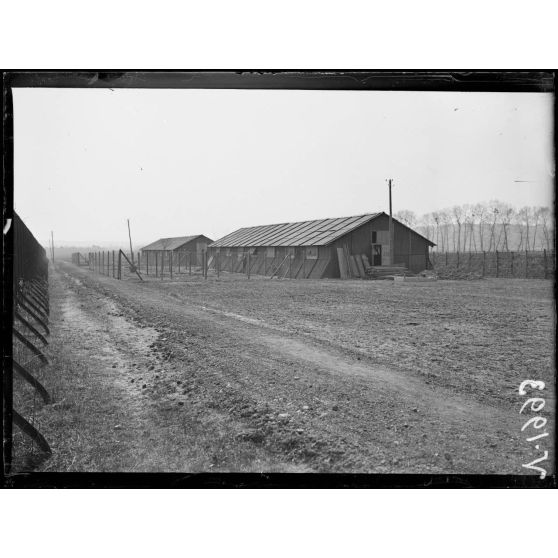 Maison Blanche (Seine-et-Oise). Ecole de rééducation des mutilés. La ferme de l'école. [légende d'origine]