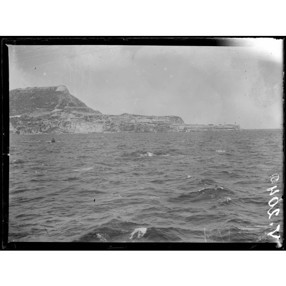 Vue de Gibraltar. [légende d'origine]