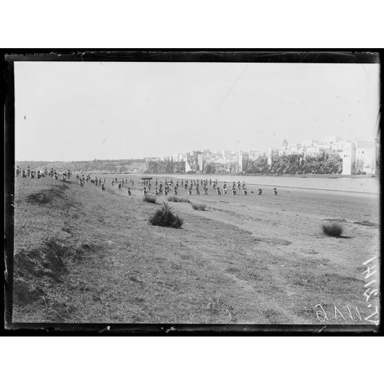 Azemmour (Maroc). Instruction et entraînement des troupes marocaines. [légende d'origine]