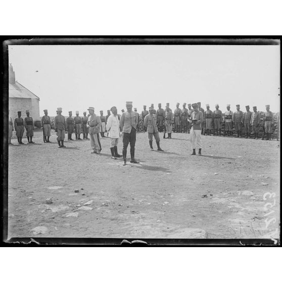 Près d'Azemmour. Camp de Sidi-Ali. Le rapport. [légende d'origine]