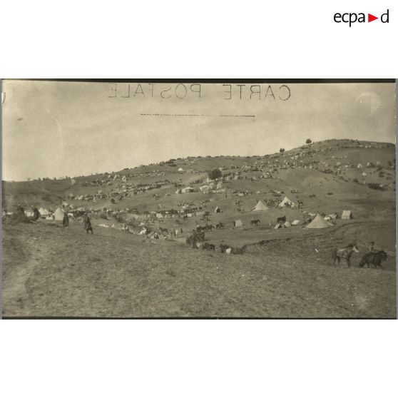 [Vue panoramique d'un campement militaire].