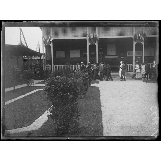 Maroc. Foire de Rabat. La tribune officielle. [légende d'origine]