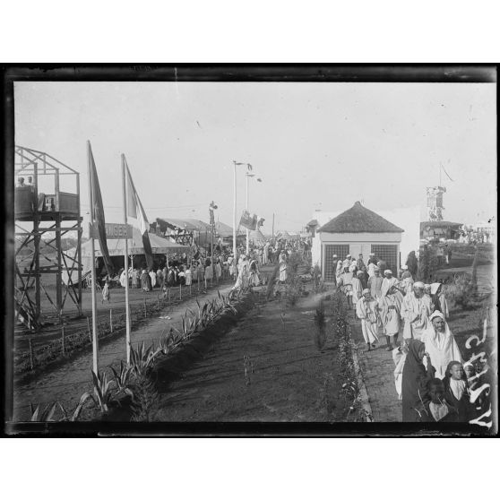 Maroc. Foire de Rabat. Vue d'ensemble. [légende d'origine]