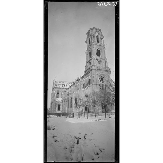 Reims, l'église Saint-André, l'extérieure. [légende d'origine]