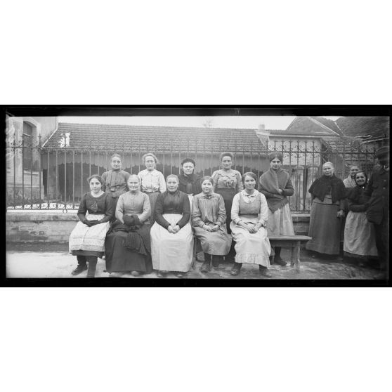 Villedommange, Marne, portraits d'identité. [légende d'origine]