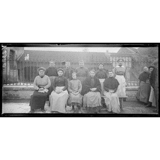 Villedommange, Marne, portraits d'identité. [légende d'origine]