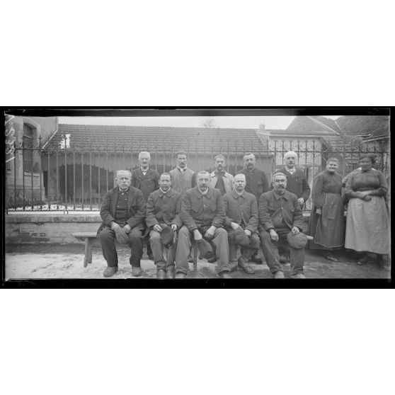 Villedommange, Marne, portraits d'identité. [légende d'origine]