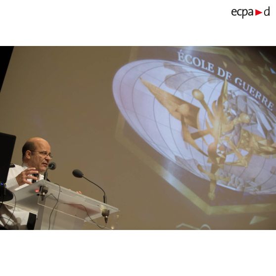 Intervention de l'amiral Christophe Prazuck, CEMM (chef d'état-major de la Marine), à l'Ecole de Guerre.