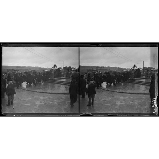 Chambry, Seine-et-Marne, le monument aux morts de la Marne. [légende d'origine]