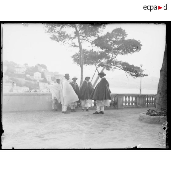 Marseille, la mission Abyssine. La mission abyssine sur la terrasse. [légende d'origine]