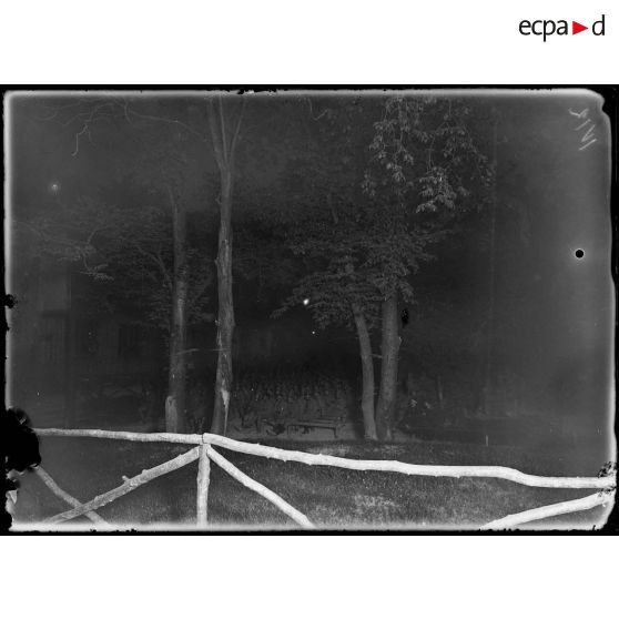 Verdun, Meuse, un foyer pour permissionnaires. Le cinéma. [légende d'origine]