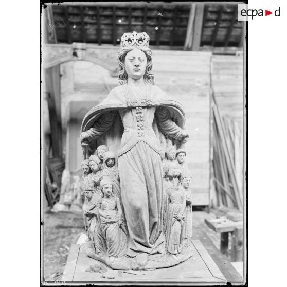 Arras, Pas-de-Calais, oeuvres d'art de Quéant, Sainte-Ursule. [légende d'origine]