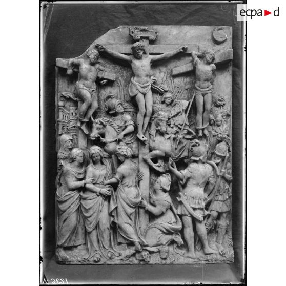 Arras, Pas-de-Calais, musée d'Arras, Bas-relief. [légende d'origine]