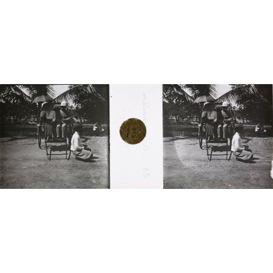 Un pousse-pousse à Tamatave. [légende d'origine]