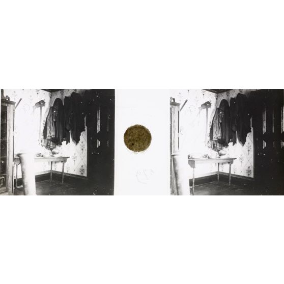 Garde robes. [légende d'origine]