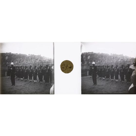 Section de tirailleurs malgaches. [légende d'origine]