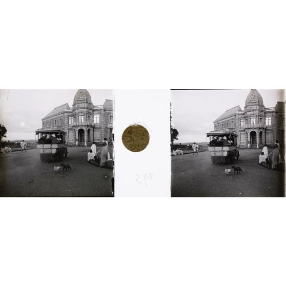 Le Comptoir d'Escompte et l'auto. [légende d'origine]