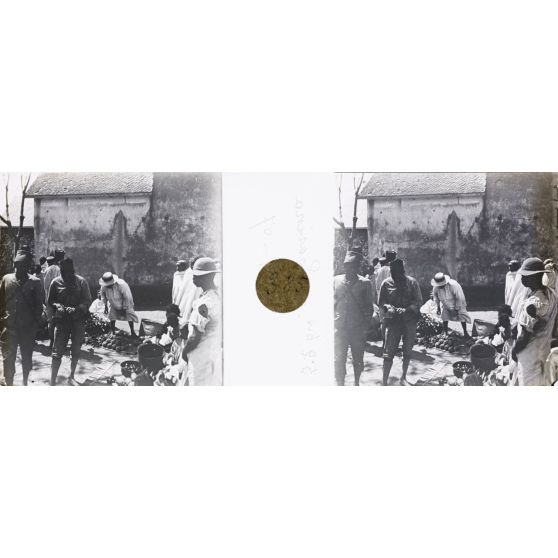 Marché à Soavina. [légende d'origine]