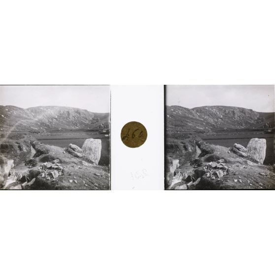 Paysage vu de la voie. [légende d'origine]