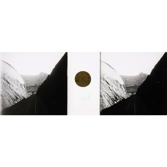 La voie en tranchée [légende d'origine]