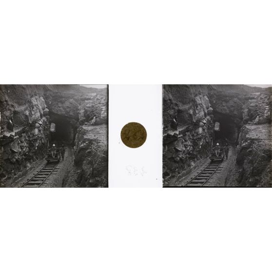 Tunnel. [légende d'origine]