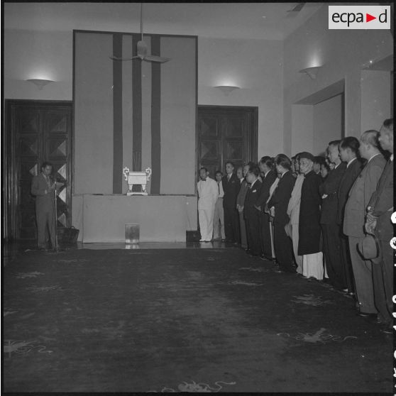 Au Palais du gouvernement, M. Pham Van Binh prononce un discours pour la fête commémorative des rois Hung Vuong, fondateurs de la nation vietnamienne.