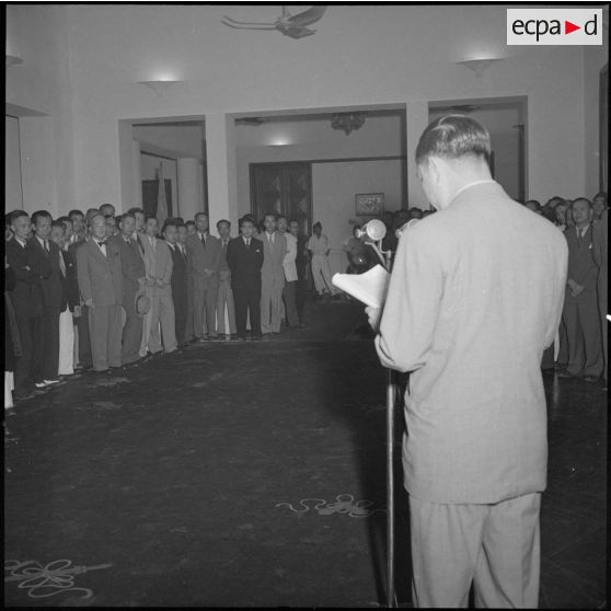 Au Palais du gouvernement, M. Pham Van Binh prononce un discours pour la fête commémorative des rois Hung Vuong, fondateurs de la nation vietnamienne.