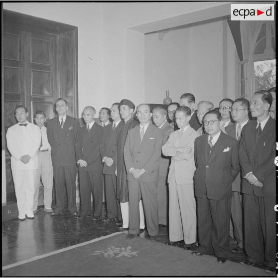 Personnalités françaises, vietnamiennes et étrangères rassemblées dans la salle des fêtes du Palais du gouvernement pour la fête commémorative des rois Hung Vuong, fondateurs de la nation vietnamienne.