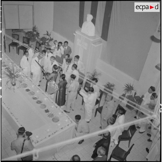 Inauguration de l'exposition de peinture de Madame Pham Dung Doan.