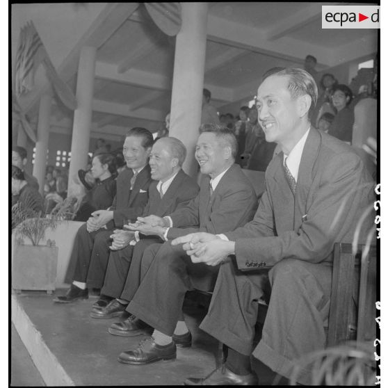 La tribune officielle lors de la journée de la femme vietnamienne à Hanoï.