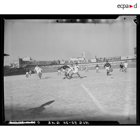 Finale du championnat de football militaire dans le stade municipal d’Alger.
