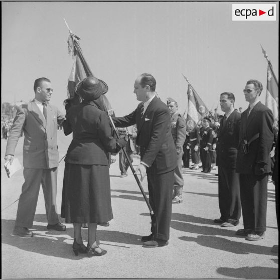 Inauguration du boulevard Maréchal de Lattre de Tassigny par la Maréchale Simone de Lattre de Tassigny à Maison-Carrée.