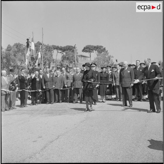 Inauguration du boulevard Maréchal de Lattre de Tassigny par la Maréchale Simone de Lattre de Tassigny à Maison-Carrée.