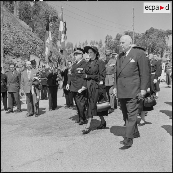 Inauguration du boulevard Maréchal de Lattre de Tassigny par la Maréchale Simone de Lattre de Tassigny à Maison-Carrée.