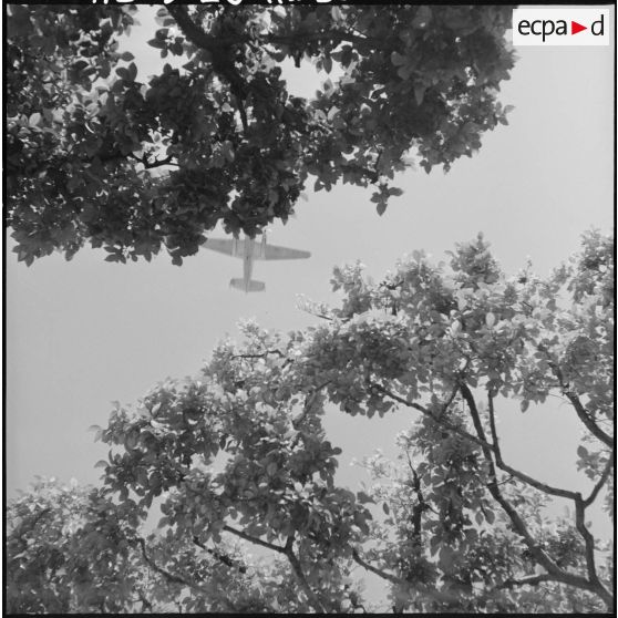 Patrouille aérienne lors des commémorations du 8 mai à Alger.