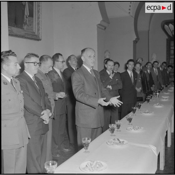 Banquet pour le congrès régional des anciens du CEFEO (corps expéditionnaire française en Extrême-Orient) et des forces d'Indochine et de Corée à Alger.