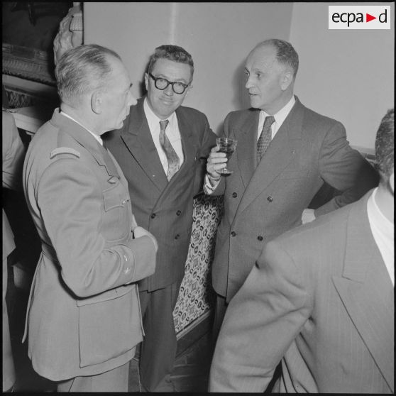 Banquet pour le congrès régional des anciens du CEFEO (corps expéditionnaire française en Extrême-Orient) et des forces d'Indochine et de Corée à Alger.