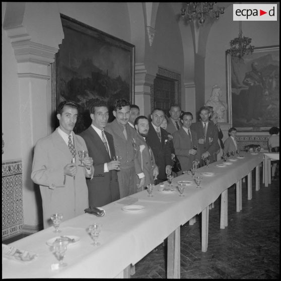 Banquet pour le congrès régional des anciens du CEFEO (corps expéditionnaire française en Extrême-Orient) et des forces d'Indochine et de Corée à Alger.