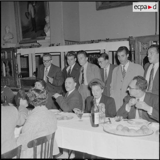 Banquet pour le congrès régional des anciens du CEFEO (corps expéditionnaire française en Extrême-Orient) et des forces d'Indochine et de Corée à Alger.