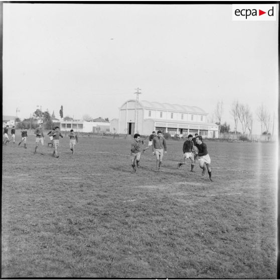 Finale de rugby entre le 13e RTSs et le 5e RTrs au stade des ateliers industriels de l'air à Alger.