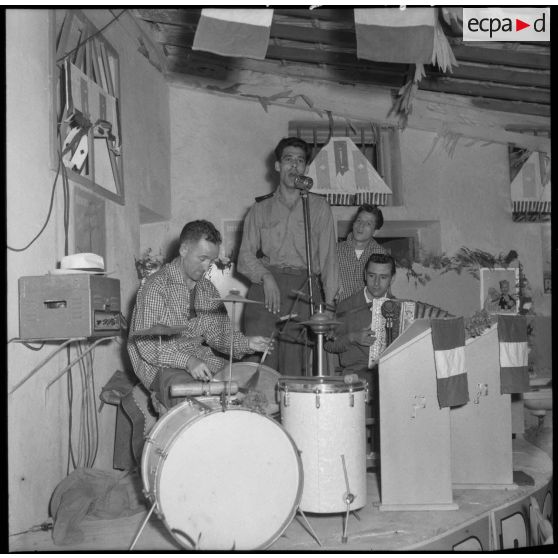 Concert de soldats pour les blessés de l'hôpital Maillot en sortie à Fort-de-L'Eau (Bordj El Kiffan).