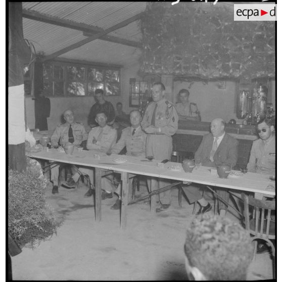 Discours du lieutenant-colonel Tredet pendant le cocktail organisé après la cérémonie de remise de fourragère au contingent 54/1.