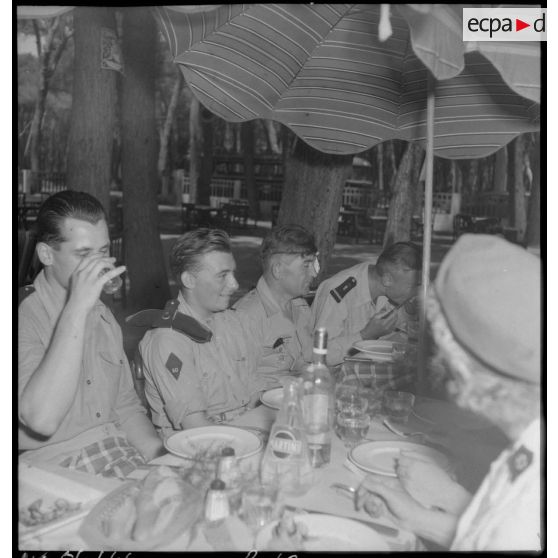 Repas des permissionnaires à Sidi Ferruch (Sidi Fredj).
