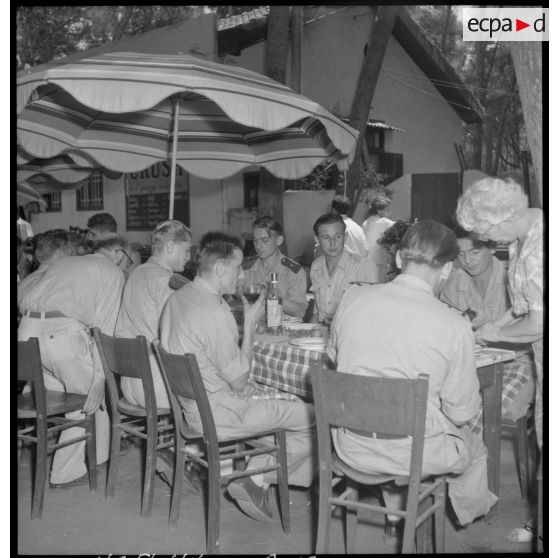 Repas des permissionnaires à Sidi Ferruch (Sidi Fredj).